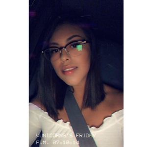 Meet your Posher, Vanessa